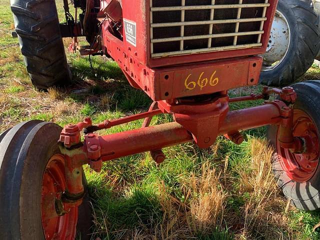 Image of Farmall 656 equipment image 1