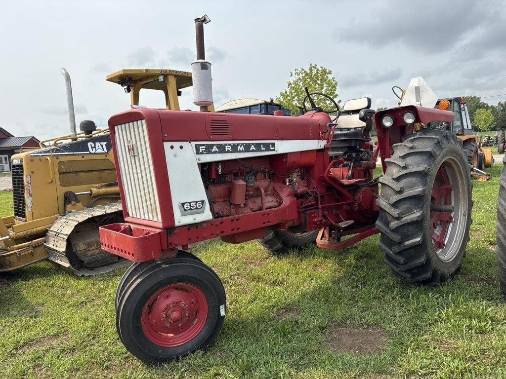 Farmall 656 Equipment Image0