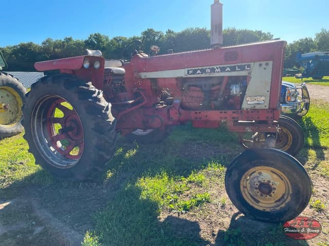 Image of Farmall 656 equipment image 3