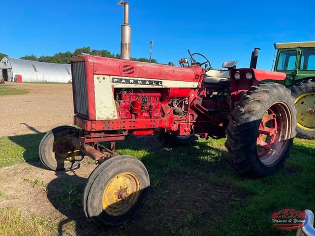 Image of Farmall 656 equipment image 2