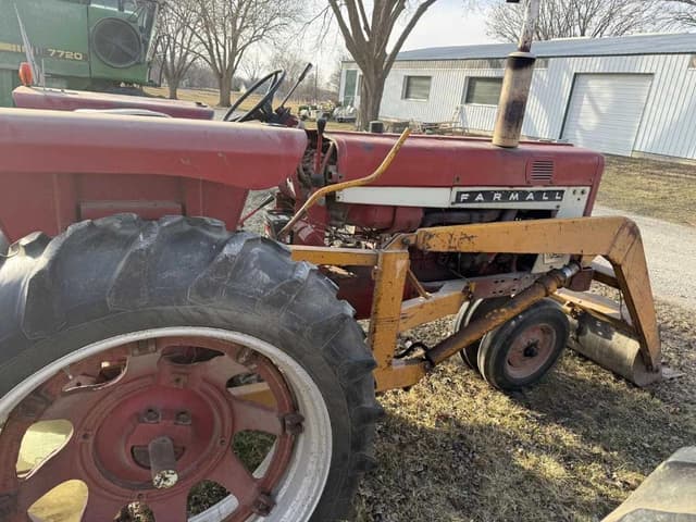 Image of Farmall 656 equipment image 4