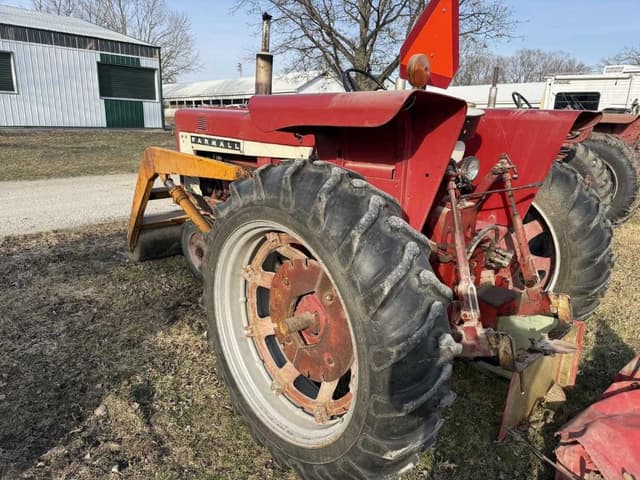 Image of Farmall 656 equipment image 1