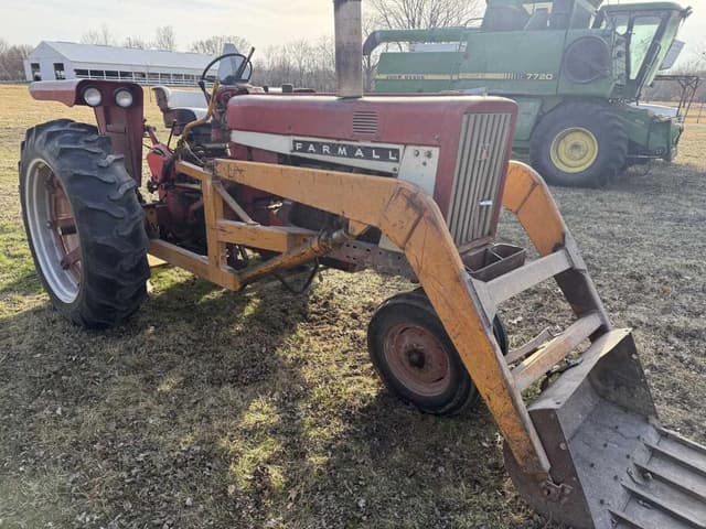 Image of Farmall 656 equipment image 3