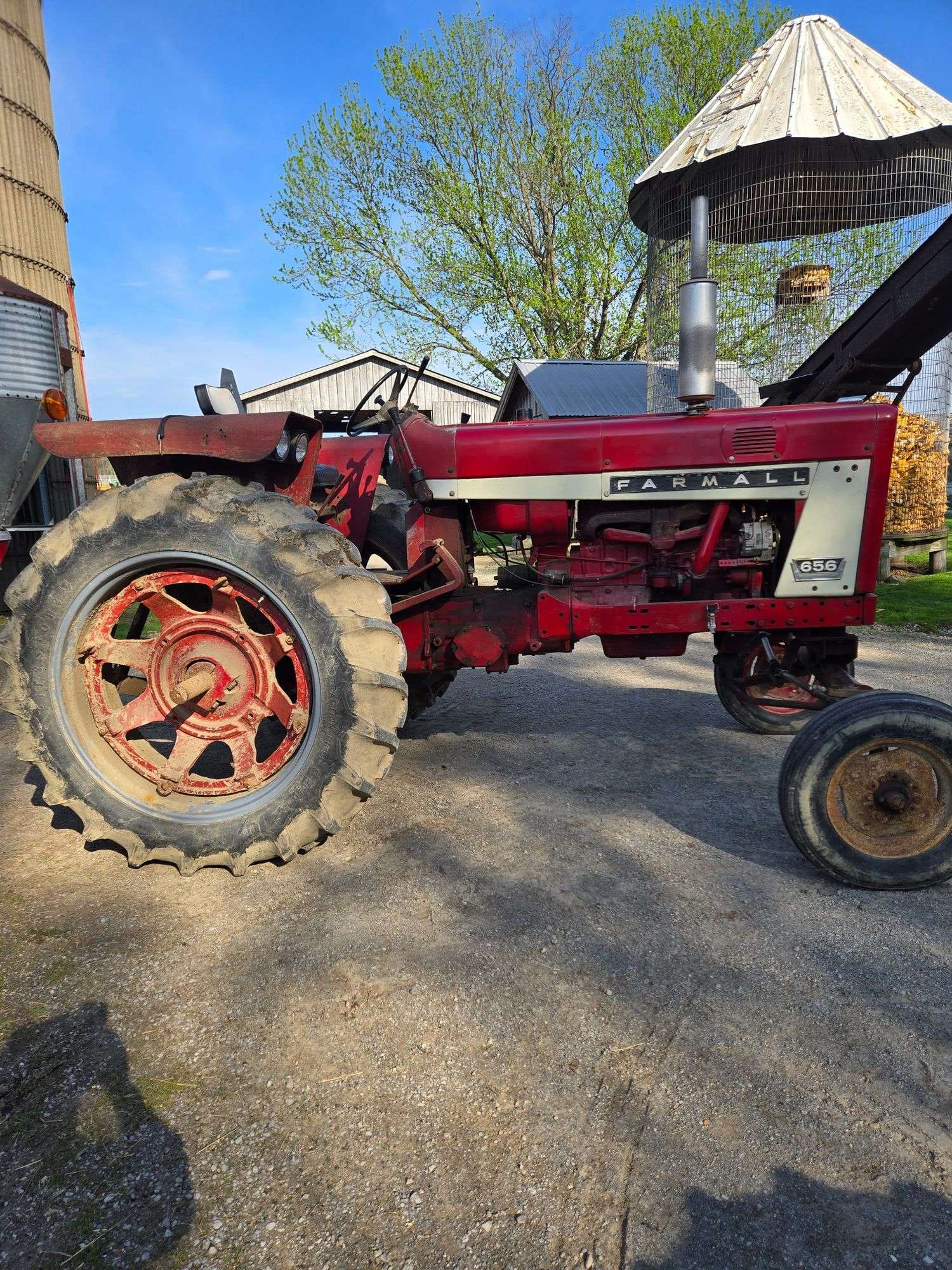 Farmall 656 Equipment Image0