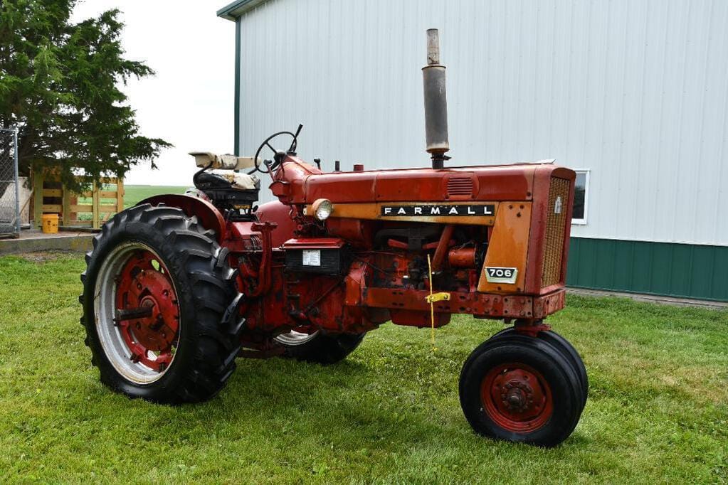 Main image International Harvester 706