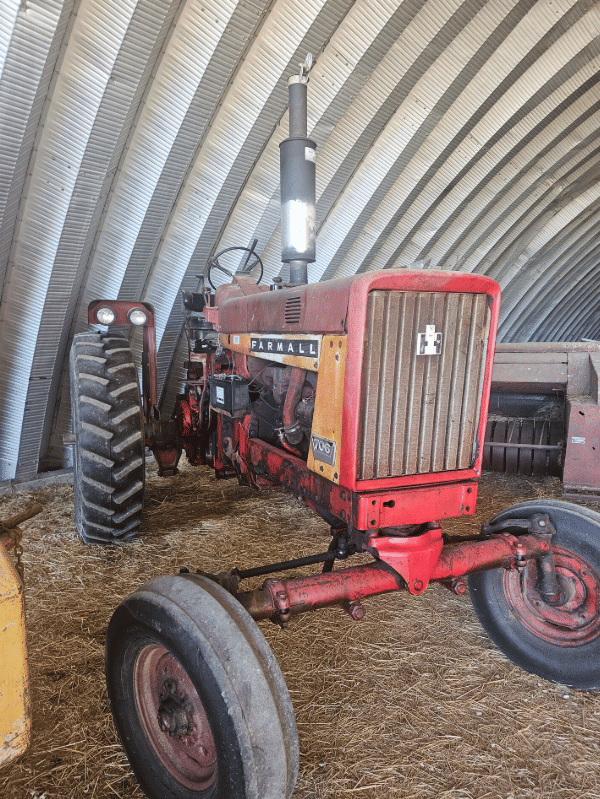 Image of Farmall 706 Primary Image