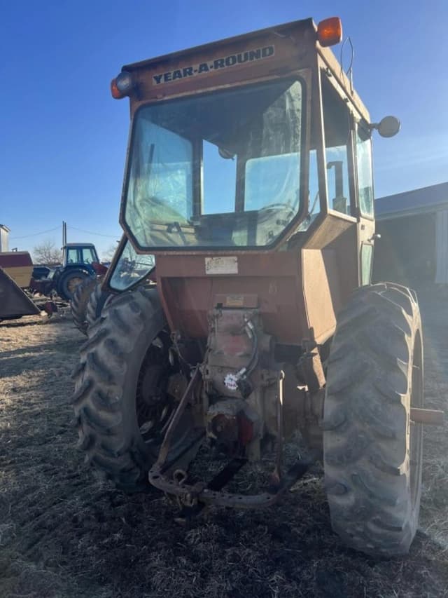 Image of Farmall 706 equipment image 3