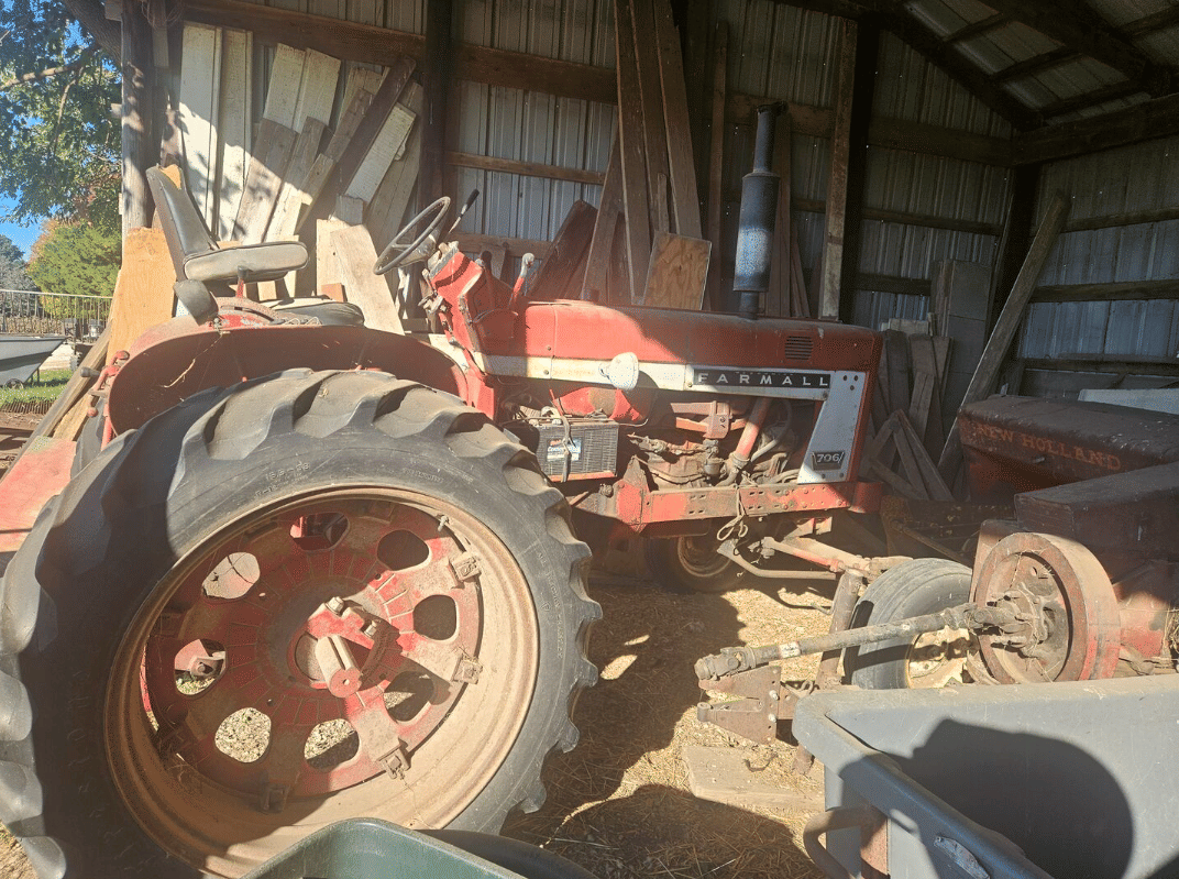 Image of Farmall 706 Primary Image