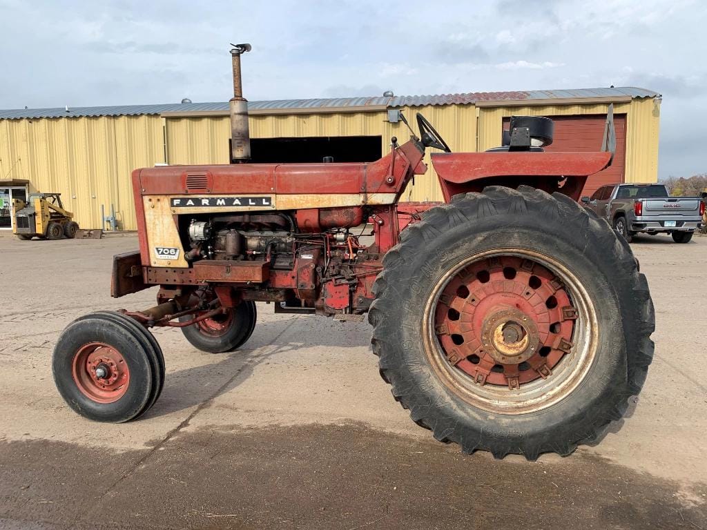 Main image International Harvester 706