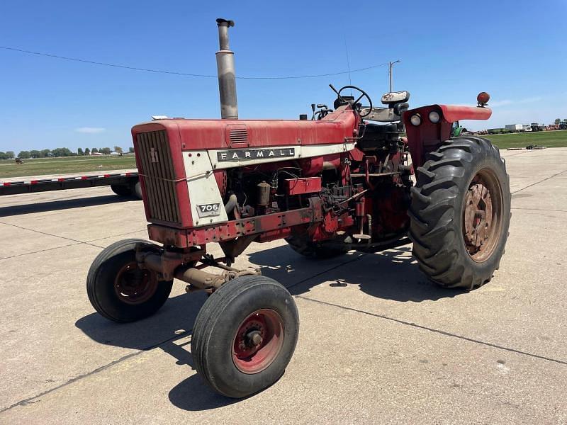 Image of Farmall 706 Primary image