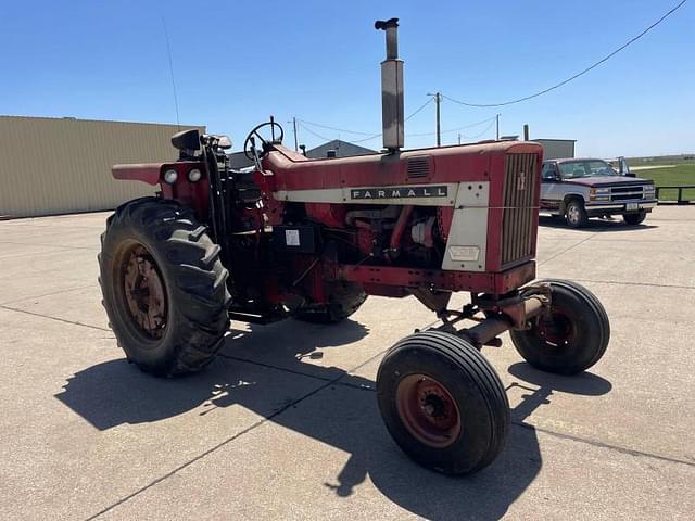 Image of Farmall 706 equipment image 1