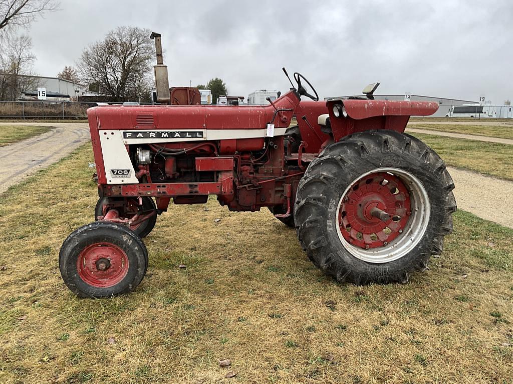 Image of Farmall 706 Primary image