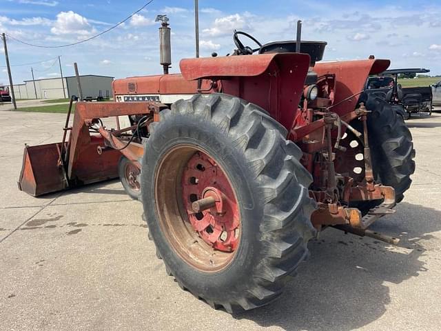 Image of Farmall 706 equipment image 4