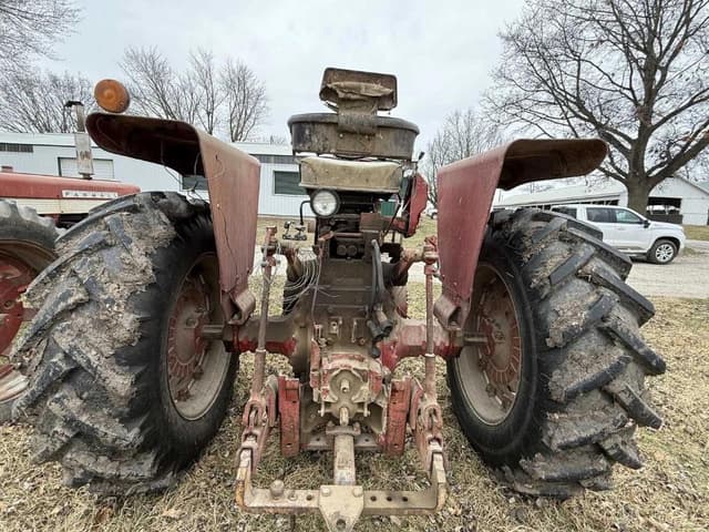 Image of Farmall 706 equipment image 3