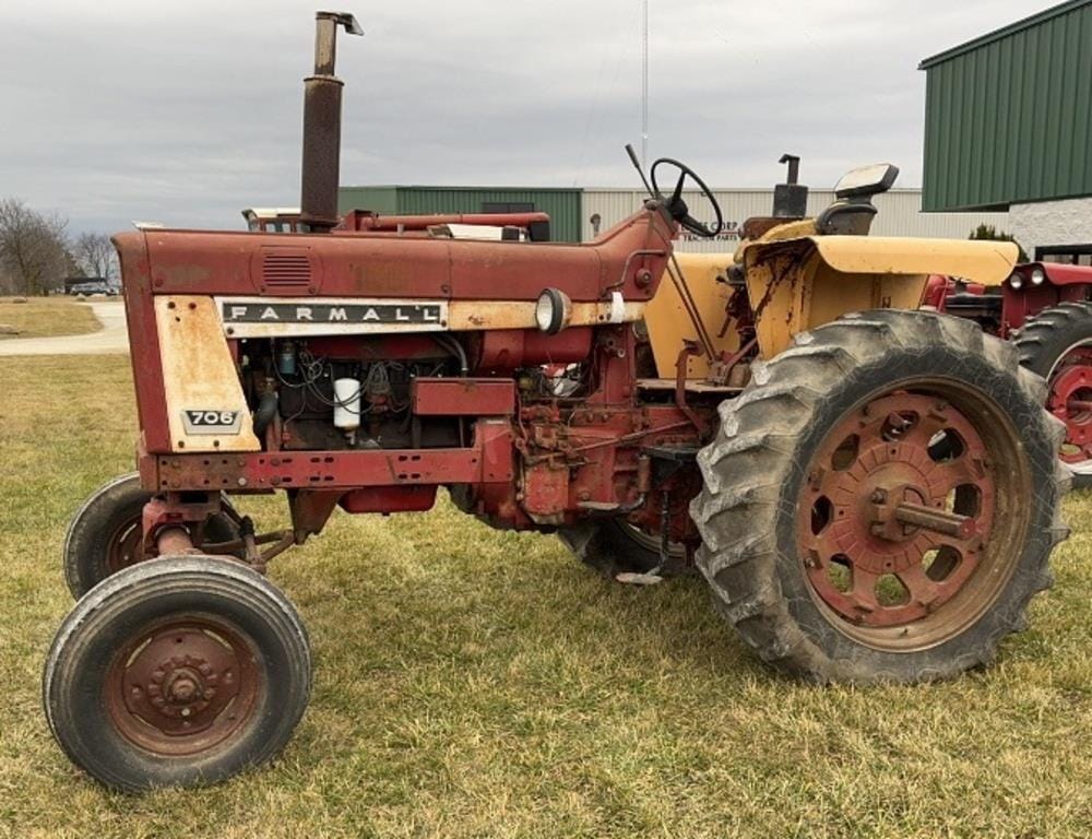 Main image International Harvester 706