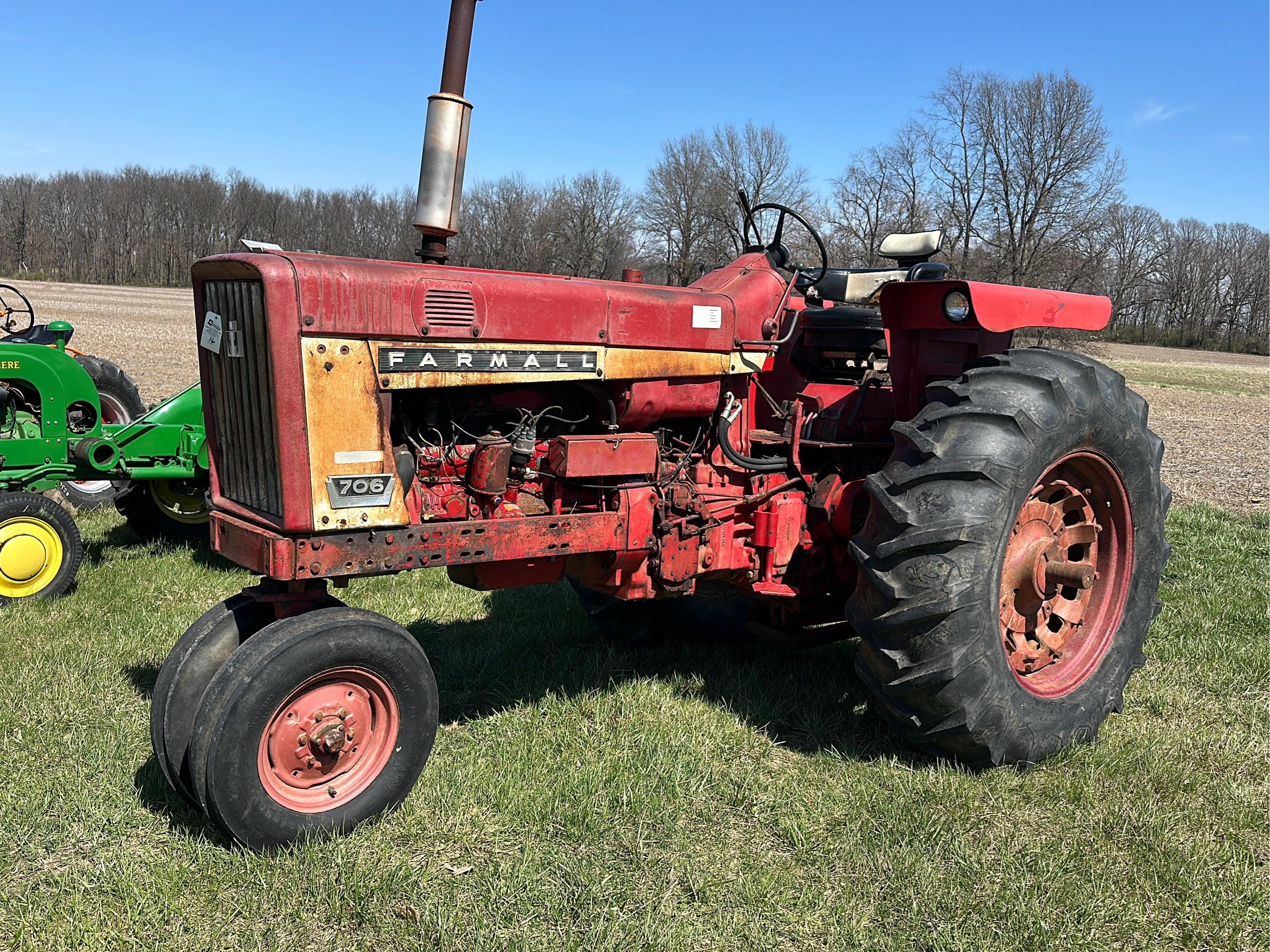Main image International Harvester 706