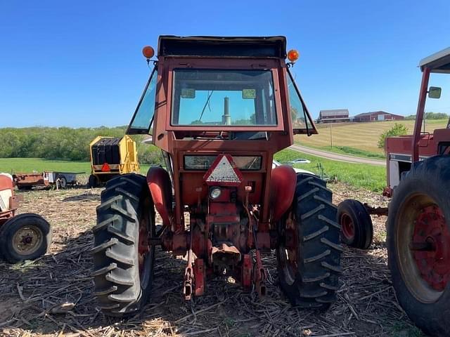 Image of Farmall 706 equipment image 4