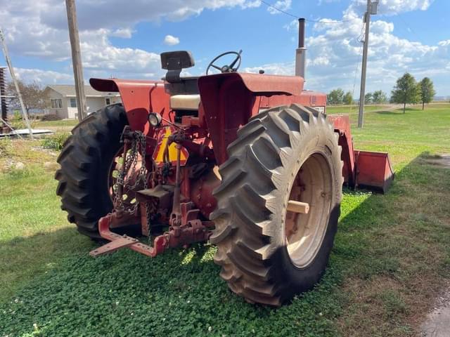 Image of Farmall 706 equipment image 3