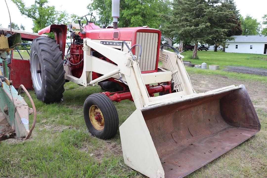 Image of Farmall 706 Image 0