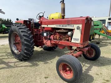 Main image International Harvester 806