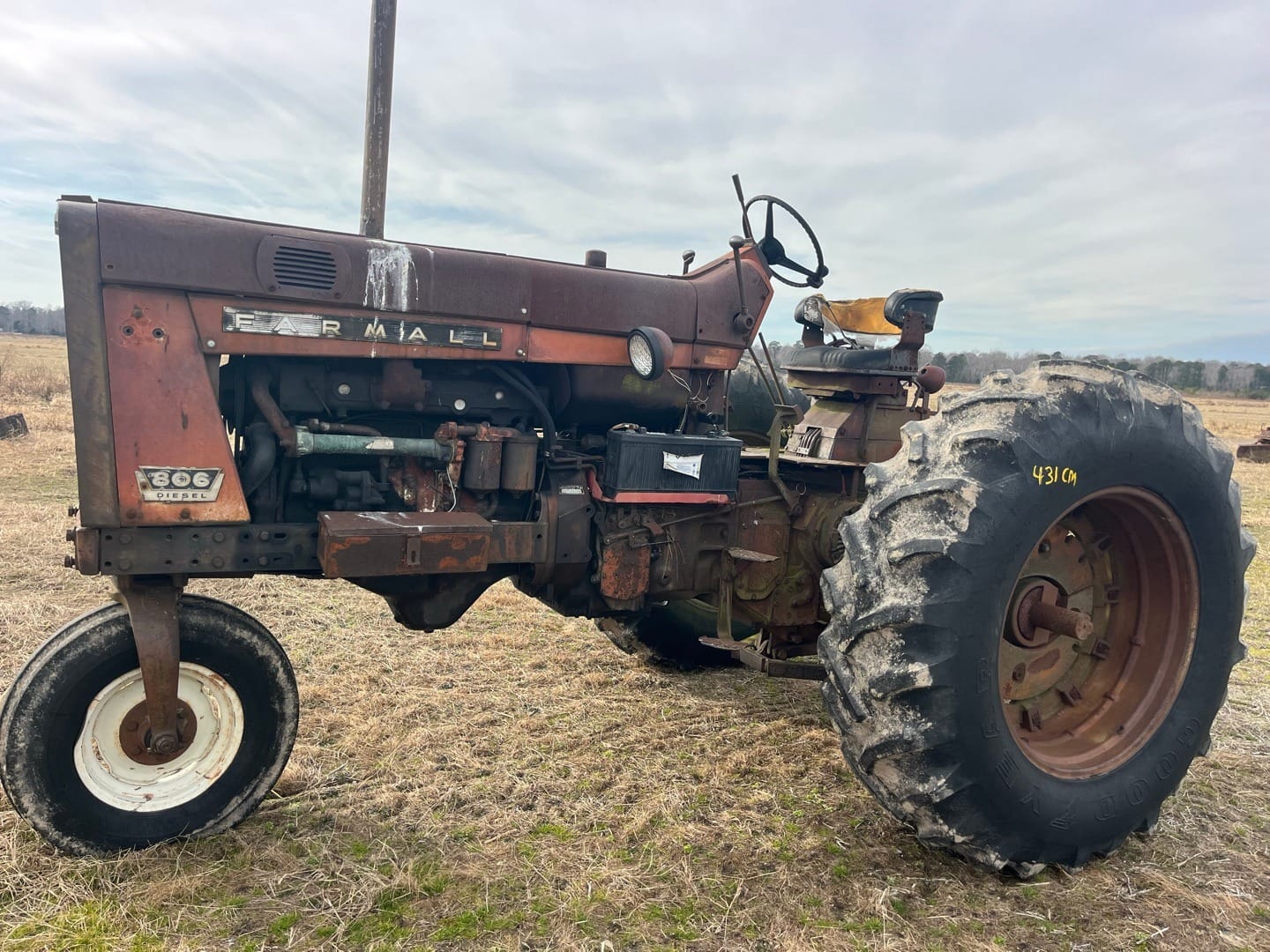 Farmall 806 Equipment Image0