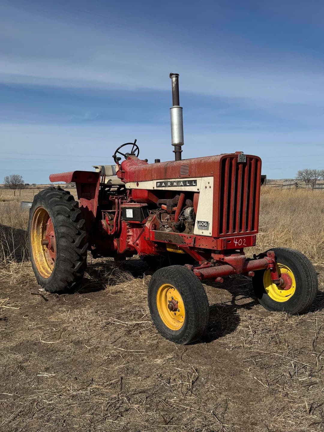 Image of Farmall 806 Primary image