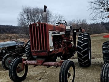 Main image Farmall 806