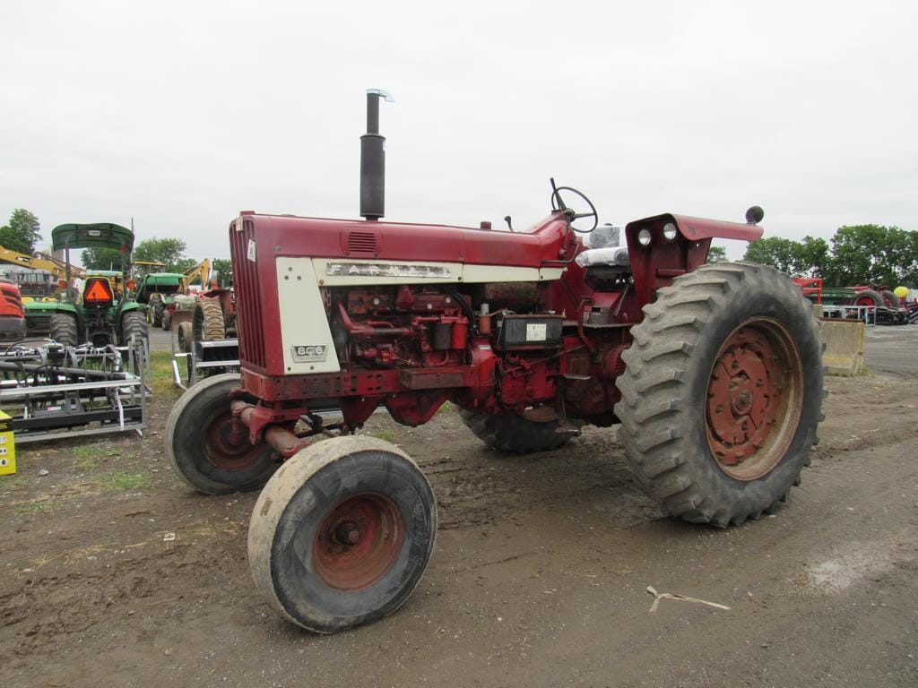 Main image International Harvester 806