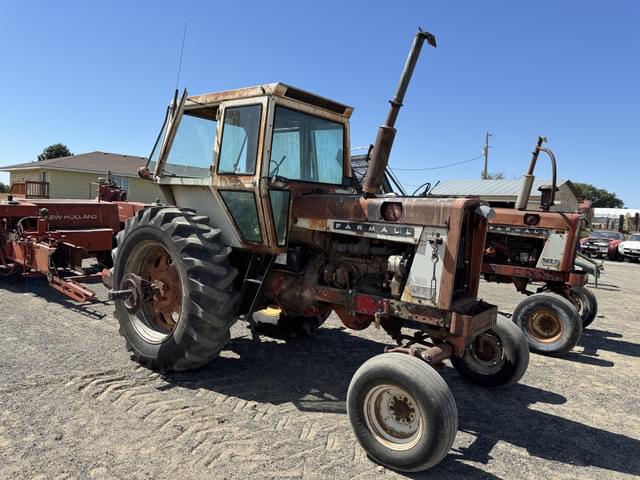 Image of Farmall 806 equipment image 4