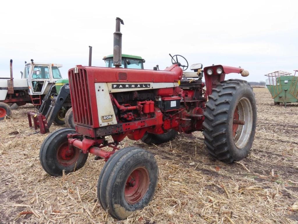 Main image International Harvester 806