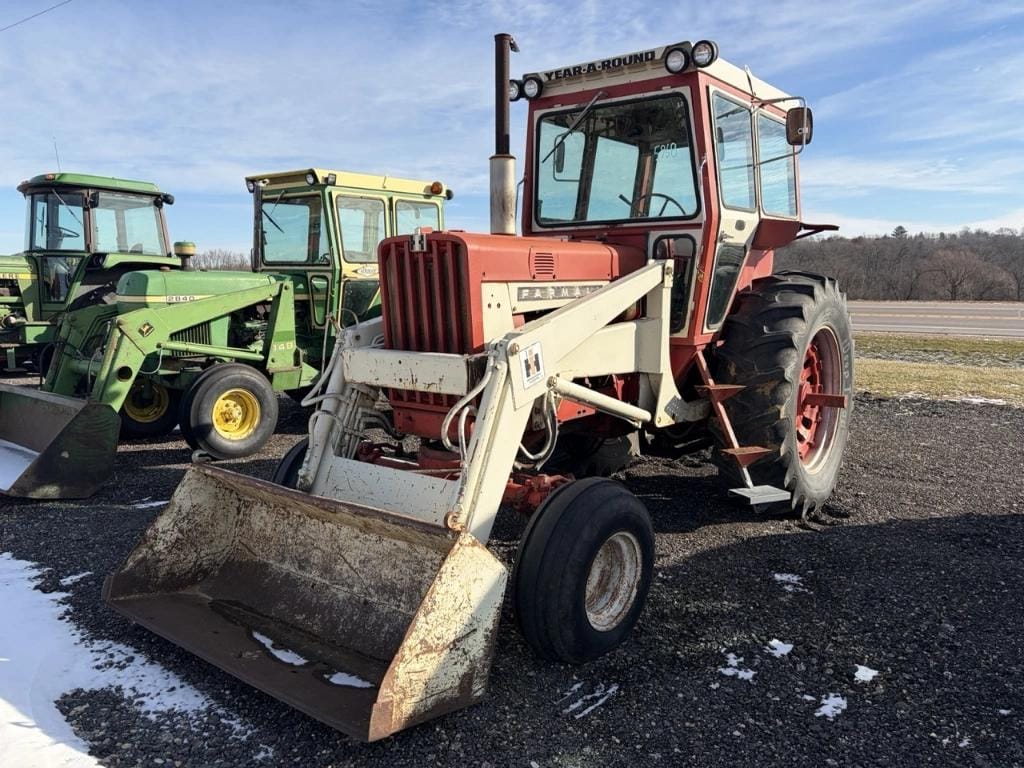 Farmall 806 Equipment Image0