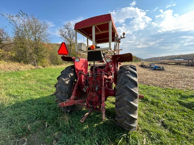 Image of International Harvester 856 equipment image 3