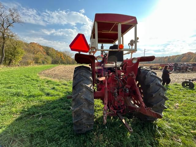 Image of International Harvester 856 equipment image 4