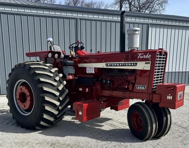 Image of International Harvester 856 equipment image 2
