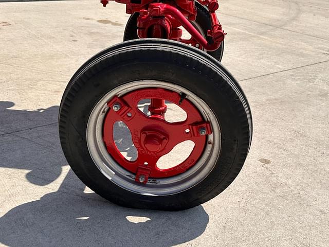 Image of Farmall A equipment image 3