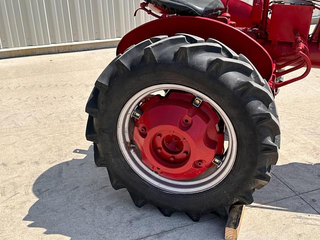 Image of Farmall A equipment image 4