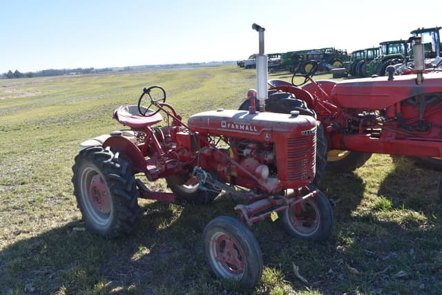 Image of Farmall A equipment image 2