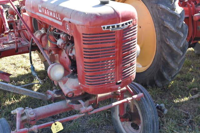 Image of Farmall A equipment image 3