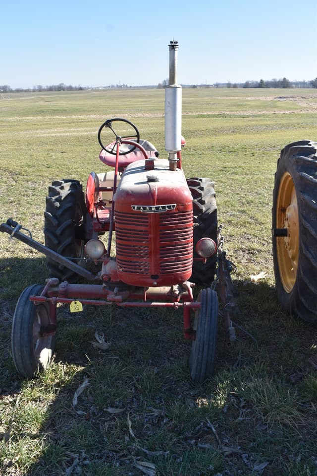 Image of Farmall A equipment image 1