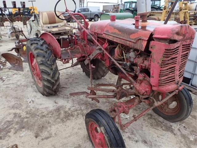 Image of Farmall A equipment image 2