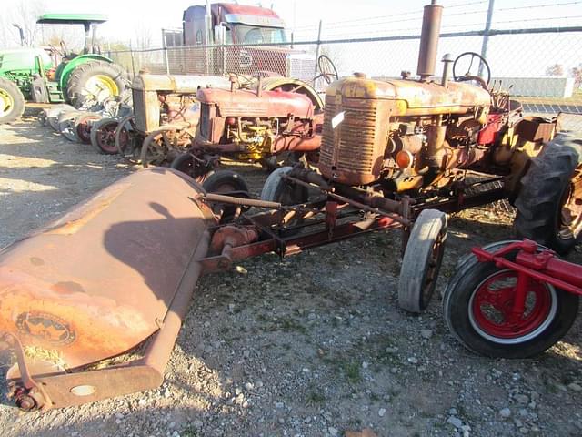 Image of Farmall A equipment image 2