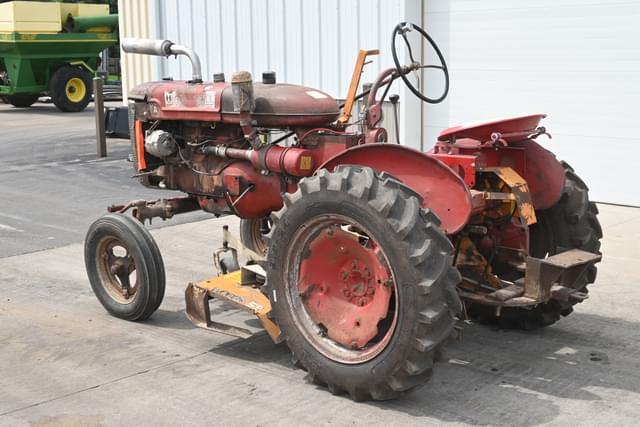 Image of Farmall A equipment image 4