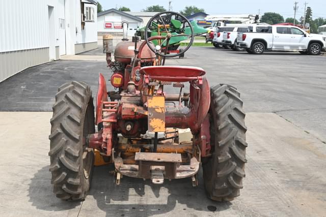 Image of Farmall A equipment image 3