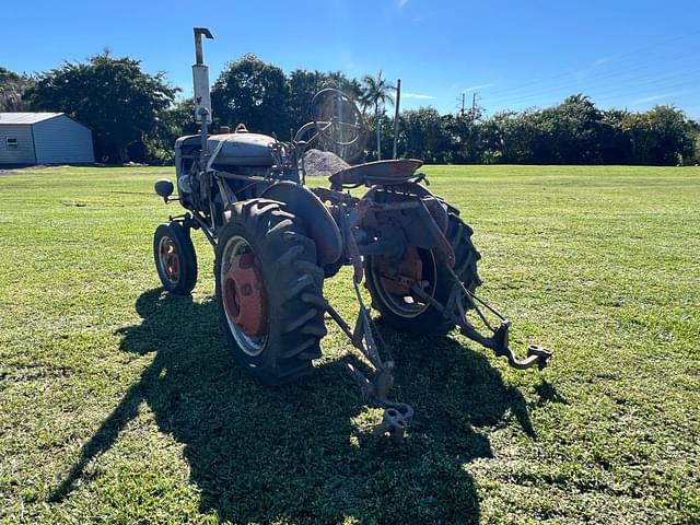 Image of Farmall A equipment image 4