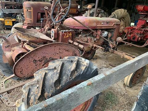 Image of Farmall A equipment image 2