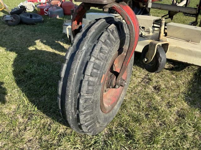 Image of Farmall A equipment image 4