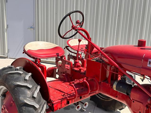 Image of Farmall B equipment image 4