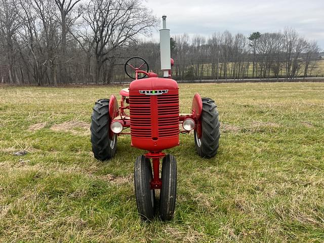 Image of Farmall B equipment image 2