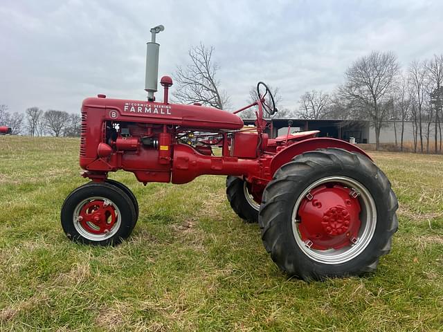 Image of Farmall B equipment image 3