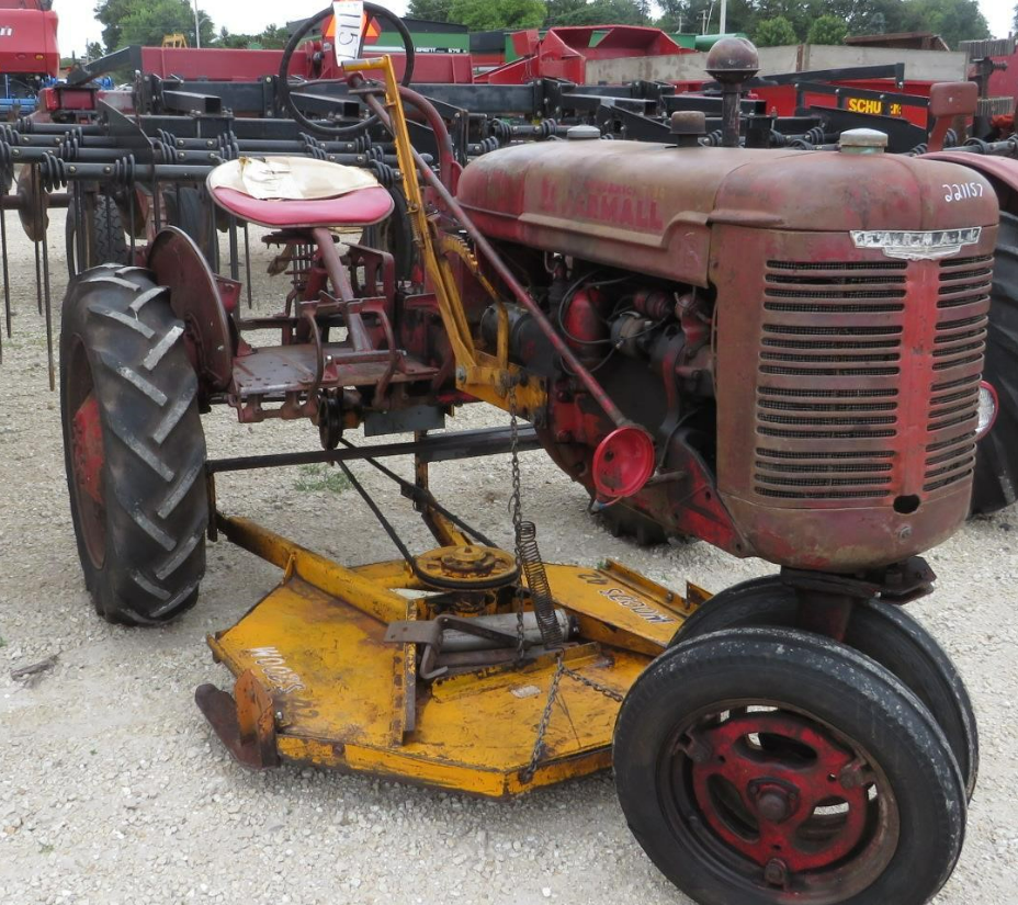 Main image Farmall B